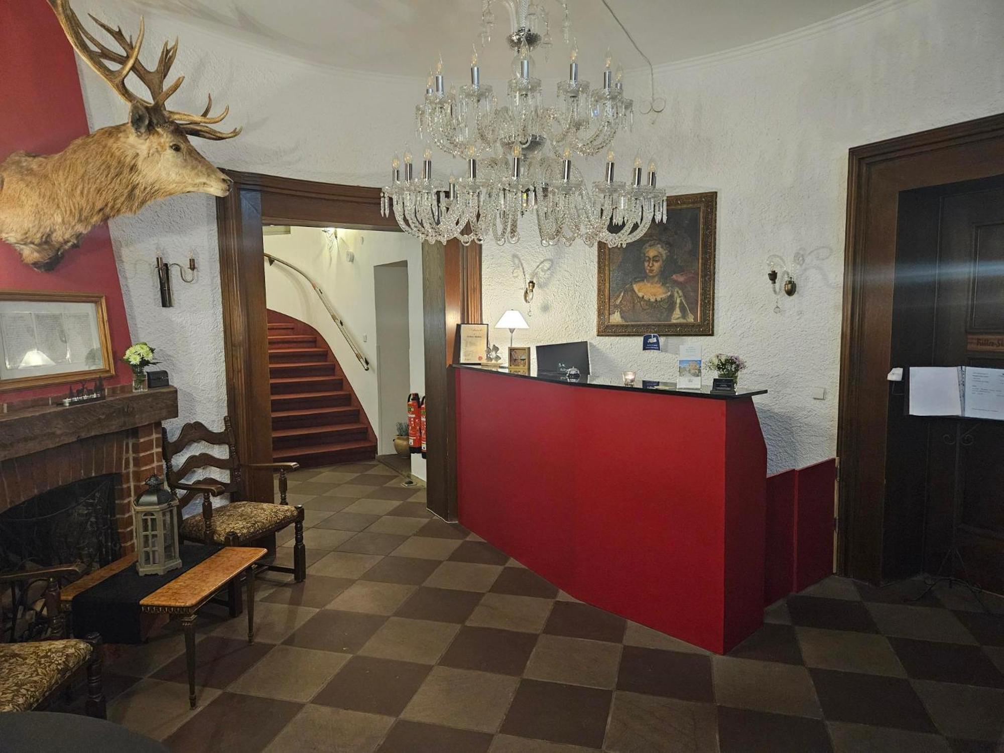 Eventlocation & Hotel Schloss Neuburg Obrigheim 外观 照片